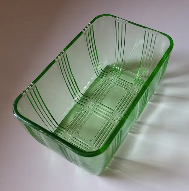 Vintage Green Uranium Vaseline Depression Glass Dish in Arts & Collectibles in Oshawa / Durham Region - Image 3