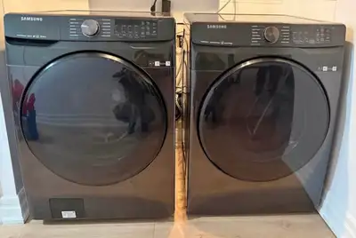 Laveuse sécheuse/ Washer dryer Fully functional and in great condition Comes with warranty Fonctionn...