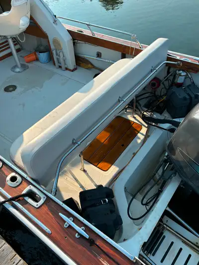 Boston Whaler Revenge, View more