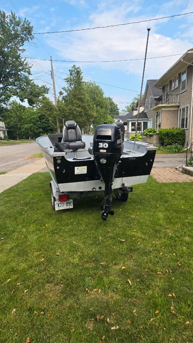 2019 Lund 1400 Fury in Personal Watercraft in St. Catharines - Image 3