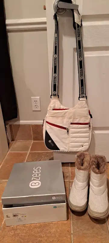 Bottes de femme et sac à main, View more