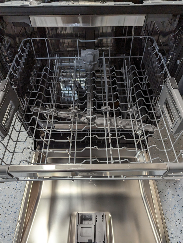 LG LDP6797ST Stainless Steel Dishwasher in Dishwashers in Edmonton - Image 4