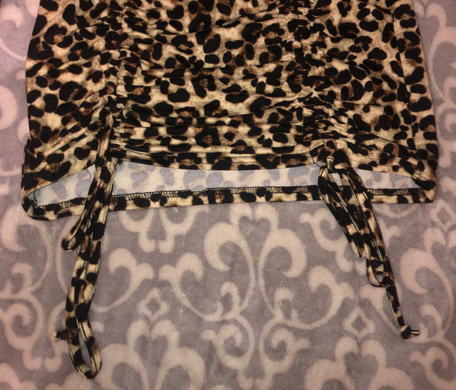 REVAMPED Leopard Pattern Fitted Long Sleeve Dress in Women's - Dresses & Skirts in Oshawa / Durham Region - Image 4