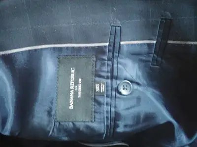 Adjusted for 5'7'' - 5'9'' Like new condition Very Sublte Windowpanes (withe lines) Size 38 Short, P...