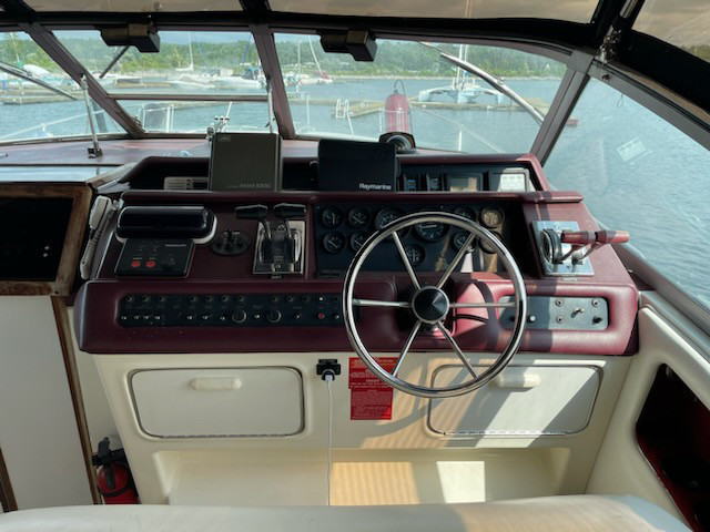 1990 sea ray 310 in Powerboats & Motorboats in Owen Sound - Image 2