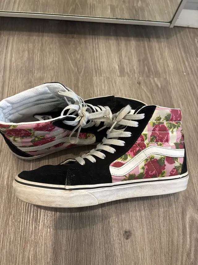 Vans Shoes in Women's - Shoes in City of Toronto - Image 3