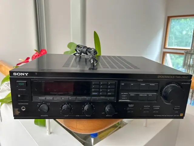 Sony STR-GX5 FM Stereo FM AM Receiver in Stereo Systems & Home Theatre in City of Toronto - Image 2