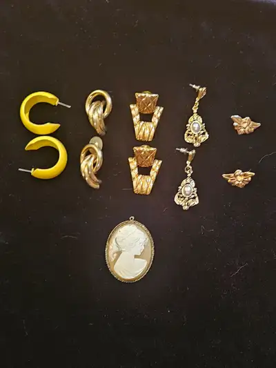 ADORABLE LOT OF FIVE PAIR OF VINTAGE (1960 - 1975) EARRINGS AND ONE ANTIQUE VICTORIAN CAMEO BROOCH P...