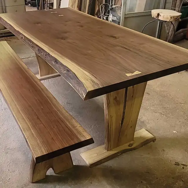 Liveedge Walnut Dining table in Dining Tables & Sets in Muskoka - Image 2