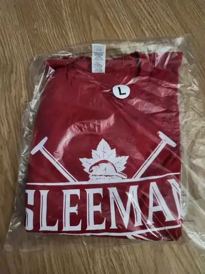 t-shirt Sleeman size large, View more