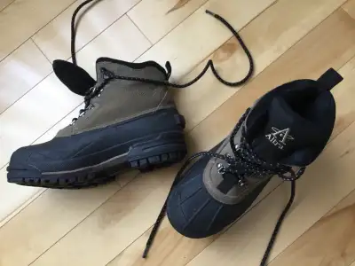 Botte très chaude avec semelle en caoutchouc , gr 8 femme ou Gr 7 homme Porter quelque fois comme ne...