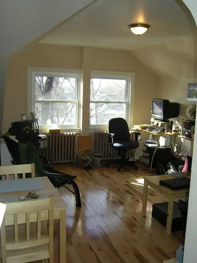 U OF W 2 MINUTE WALK ONE BEDROOM ALL-INCLUSIVE ON RANDOLPH @ RIVERSIDE PLEASE EMAIL YOUR NUMBER FOR...