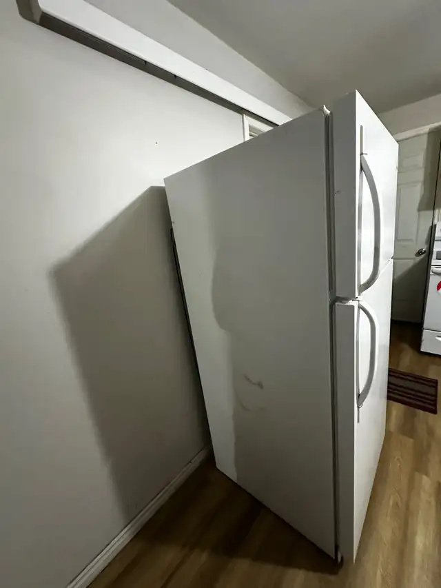 Frigidaire Top - Freezer Refrigerator in Refrigerators in Belleville - Image 5