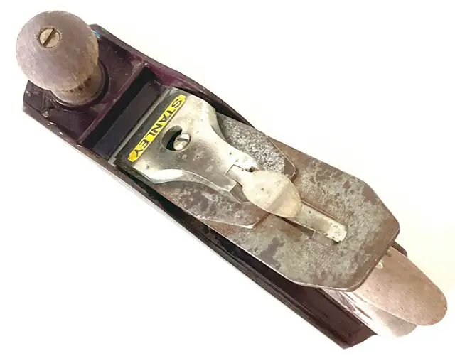 Antiquité 1950 Collection. Rabot à main en bois STANLEY Canada in Arts & Collectibles in Lévis - Image 9