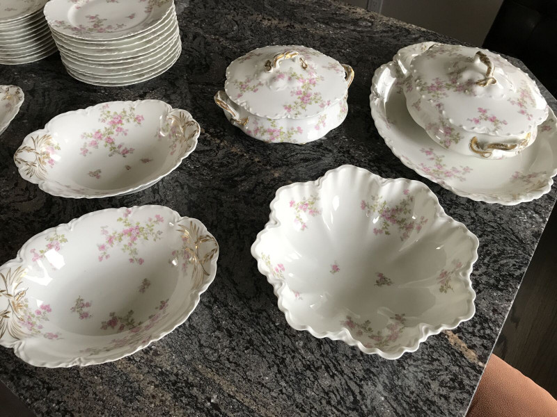 Haviland Limoges Tea Cups and Saucers for sale  