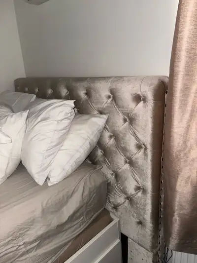 Add a touch of elegance to your bedroom with this Queen/King Size Velvet Headboard! This headboard i...