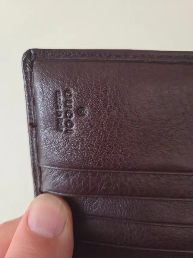 Mens Vintage Brown Leather Gucci Wallet in Men's in Calgary - Image 4