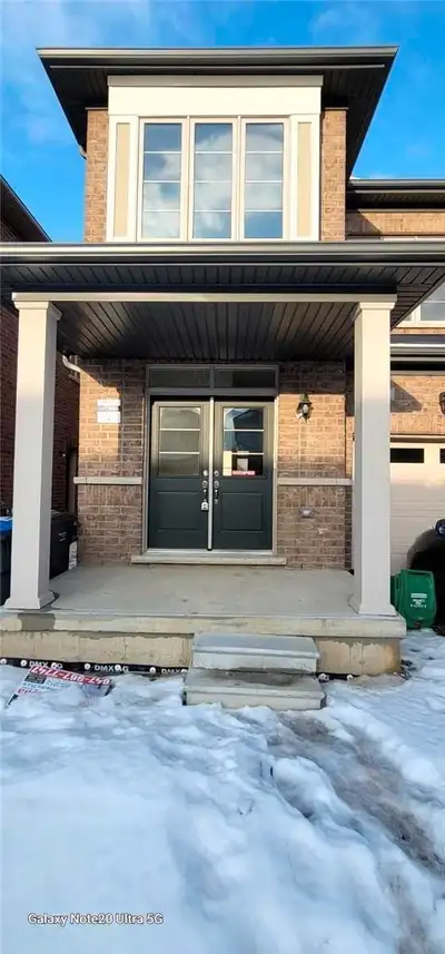 4 Bedroom Semi Detach House for Rent