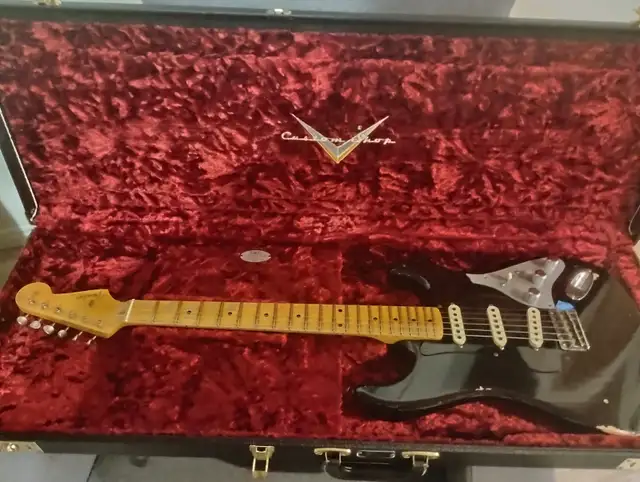 Fender Custom Shop Stratocaster (Trades considered) in Guitars in Moncton - Image 7