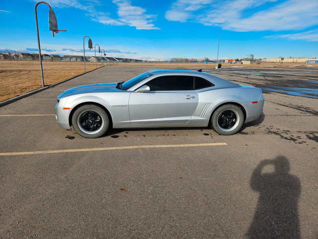 2011 camaro v6 6 speed in Cars & Trucks in Calgary - Image 3