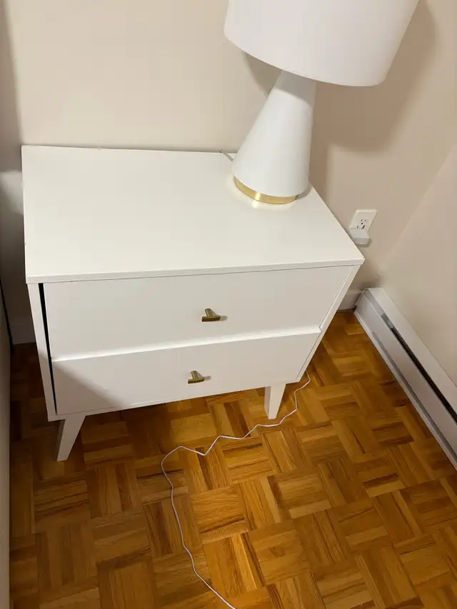 2 nightstands / 2 tables de nuits in Windows, Doors & Trim in City of Montréal - Image 3