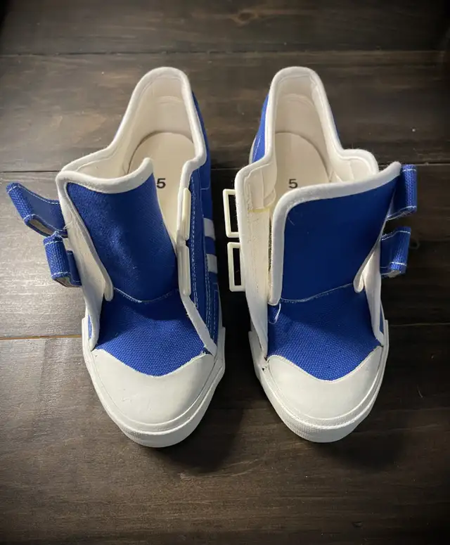 Inmate-Issued Jail Canvas 2-Stripe Velcro Shoes Men’s 5 in Men's in Kitchener / Waterloo - Image 5