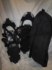 BLACK/SILVER  SNOWSHOES W CARRY BAG SIZE LARGE USED ONCE