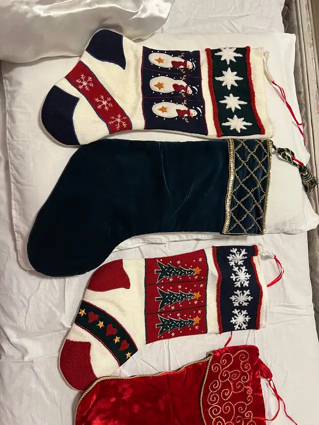 Almost new Christmas table clothes, ornaments tree mat, socks  in Home Décor & Accents in City of Toronto - Image 9