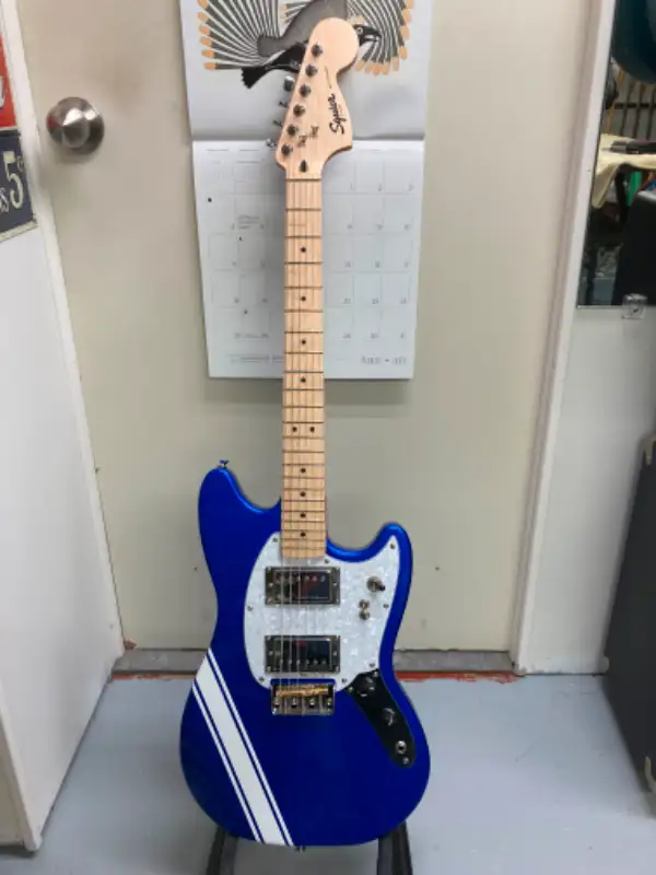 Electric guitar63771549372801120