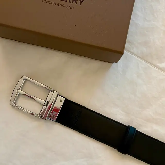 Burberry Reversible Belt Brand New in Box63235015274497124