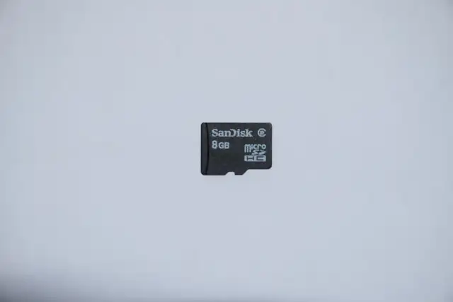 SanDisk microSDHC card in Other in Mississauga / Peel Region - Image 3