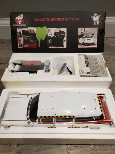 Rare MIB X5470 Hot Wheels Elite Ghostbusters Ecto 1A Movie TV Car