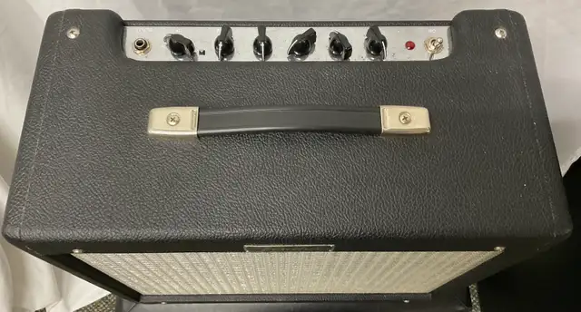 FENDER BLUES JUNIOR AMP in Amps & Pedals in North Bay - Image 3