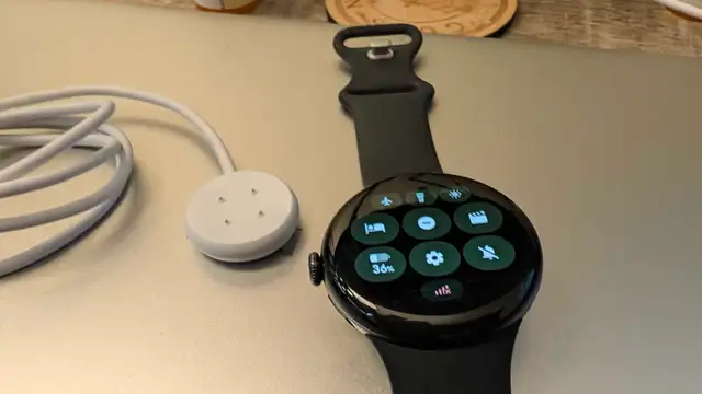 Google Pixel Watch 3 LTE ( 45 mm) in General Electronics in Oakville / Halton Region - Image 8