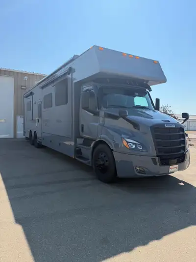 We’re selling our 2025 Renegade 43CMD classic. Built on a Freightliner 116 chassis with the Detroit...