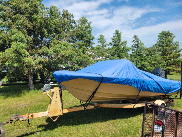 Vanguard boat in Powerboats & Motorboats in Brandon