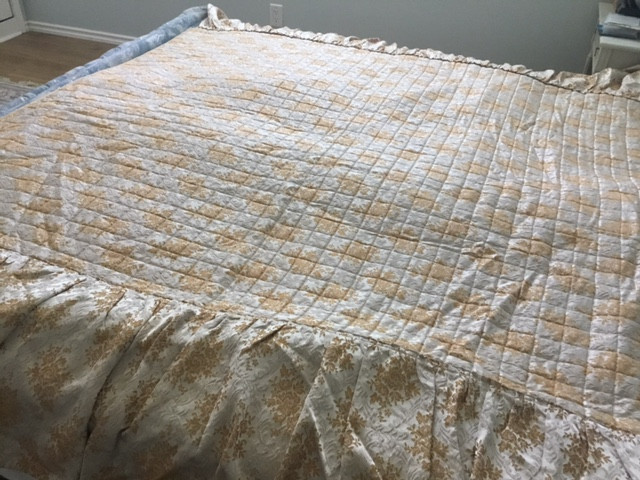beautiful bed quilt in Bedding in Vernon - Image 2