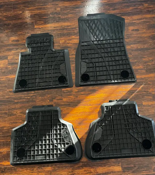 BMW Floor Mats X5, X6 & X7  Part no: 51472458551 - - 2019-2024 in Other Parts & Accessories in Muskoka - Image 3