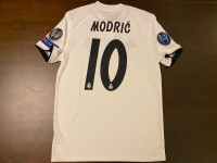 2018-2019 Rare Real Madrid Soccer Jersey – Luka Modrić - Medium