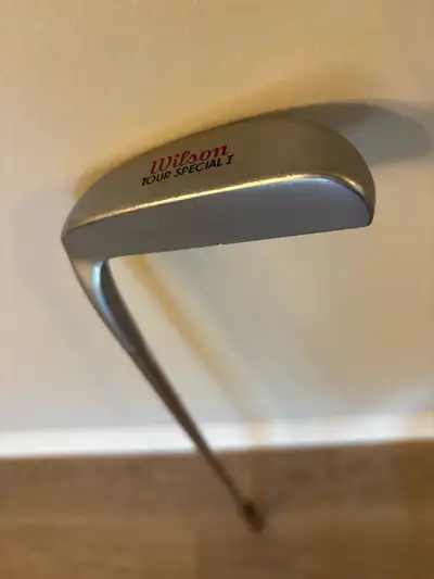 Update: added pics showing length. Up for sale is a Wilson Tour Special I putter, known for its clas...