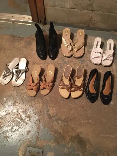 Ladies flat heel sandals size8 -8 is $5, View more