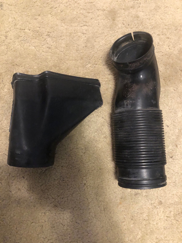 BMW e36 alternator air vent duct in Other Parts & Accessories in Mississauga / Peel Region - Image 2