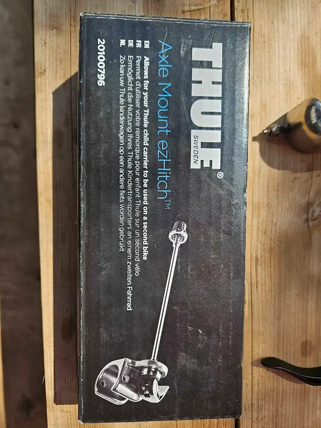 thule Axle mount ezHitch in Other in Edmonton - Image 3