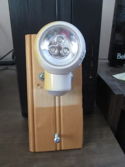 small floodlight (batt. op. and working), View more