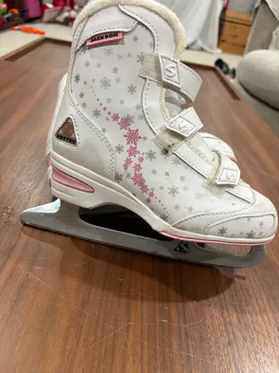 girls Jackson skates size 3, View more