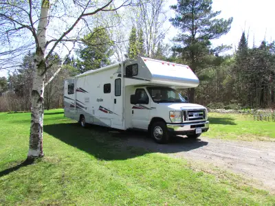 32 ft motorhome by Winnebago, newer propane tank, newer 16ft awning,2 way fridge, 2 way HWT, 4K gene...