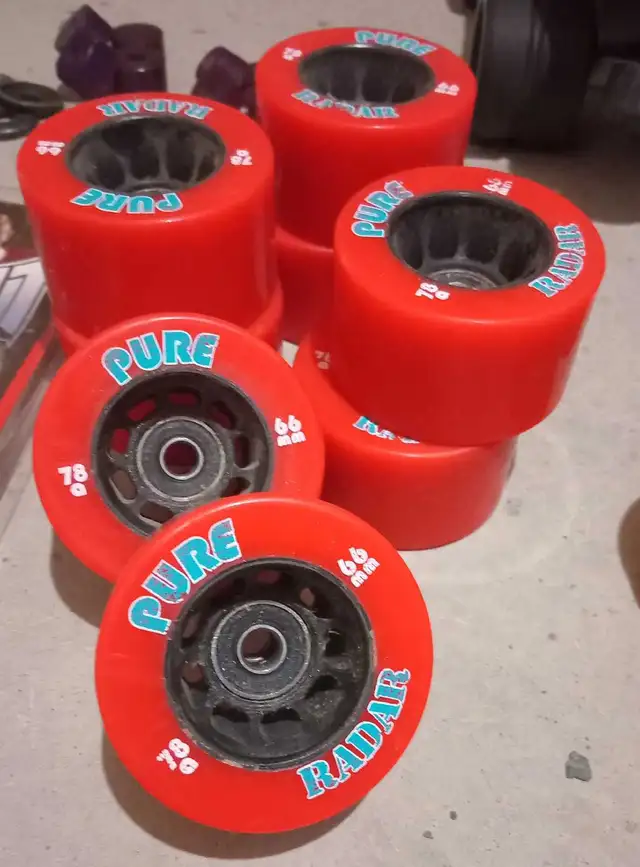 Womens Roller Skates - Lots of extras! in Skates & Blades in Peterborough - Image 4