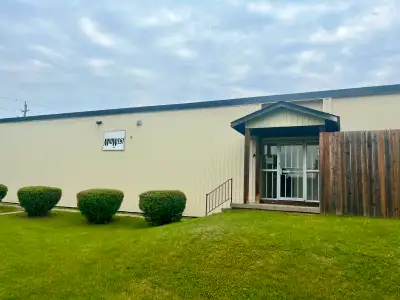 125 Victoria St Unit C - Approx. 1,750 Sq Ft of warehouse and office space - Includes entrance area,...