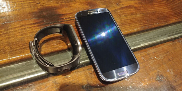 Galaxy S3 16G & Samsung Gear – Unlocked dans Téléphones cellulaires  à Longueuil/Rive Sud - Image 3