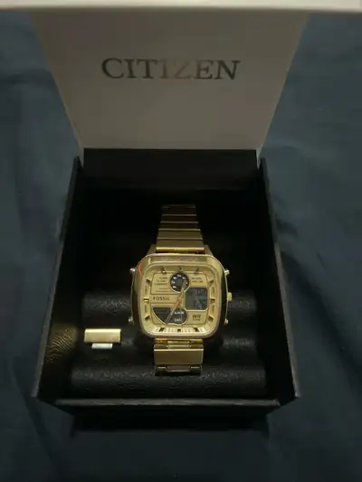 22mm width, Mens Size Retail brand new is around 350, but it is a sold out now hard to find collecti...